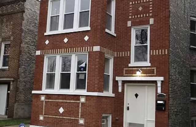 4446 South Sawyer Avenue Gallery 2