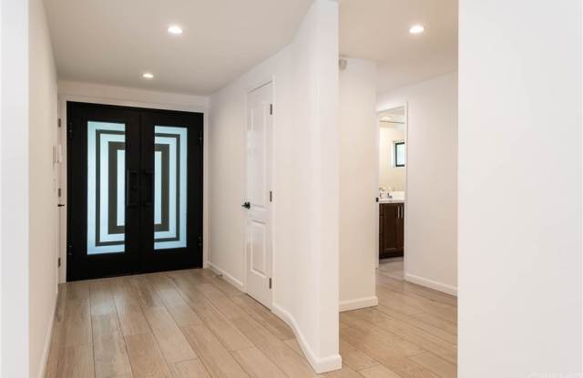3913 Bon Homme Road Gallery 2