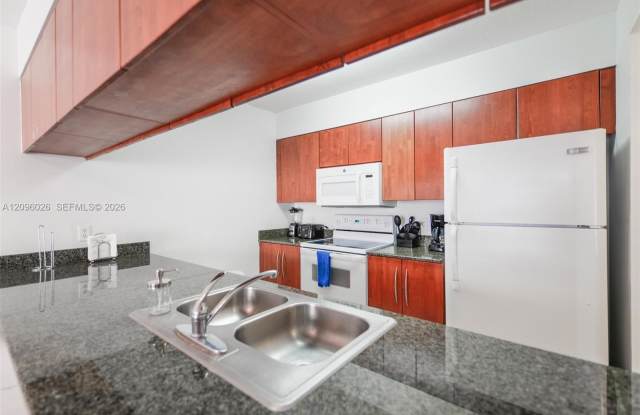 1200 Brickell Bay Drive Gallery 4