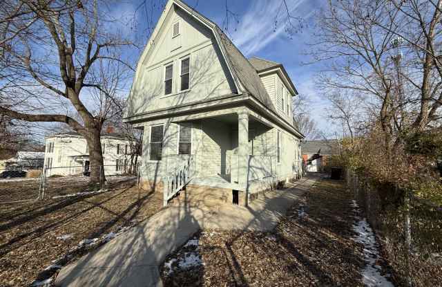 201 W Culton St - 201 West Culton Street, Warrensburg, MO 64093