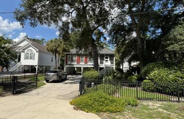 568 Hammock Avenue Gallery 1