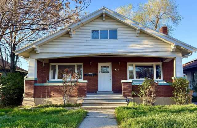 925 Wilson Avenue South - 3 photos photos 925 Wilson Avenue South - 3 photos photos