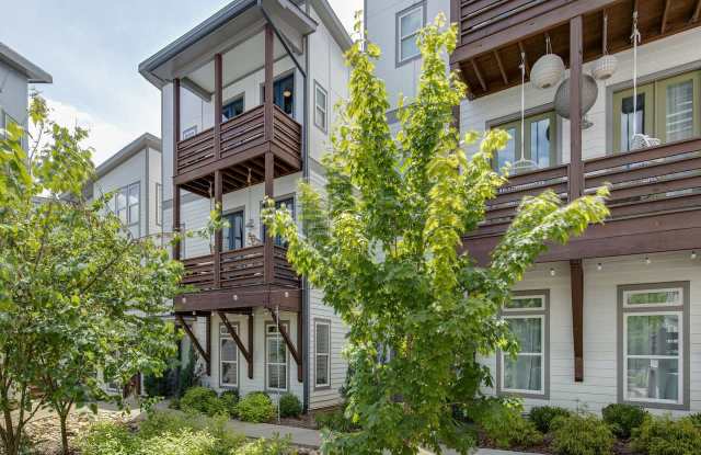 2015 Eastland Avenue photos photos