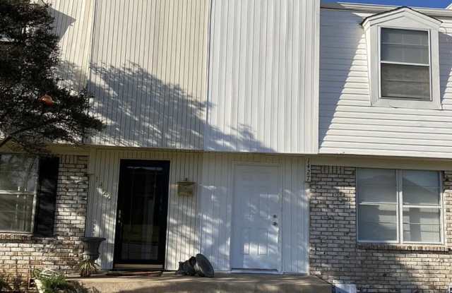 1427 N Glen Dr Gallery 1