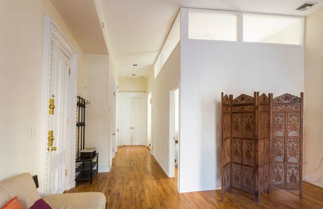 123 GRAND ST Gallery 2