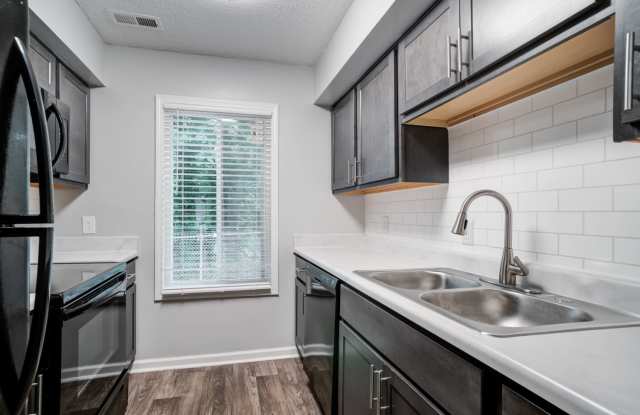 The Bluffs Apartment Homes Gallery 3