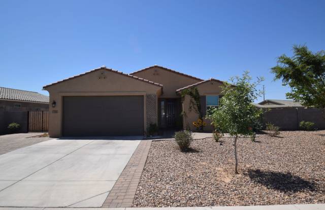 Impressive 4 bed 3 bath Circle Cross Home! - 725 West Panola Drive, Pinal County, AZ 85140
