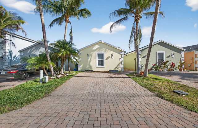 3125 Shelby Way photos photos