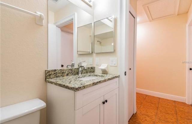 1723 West Henry Avenue Gallery 2