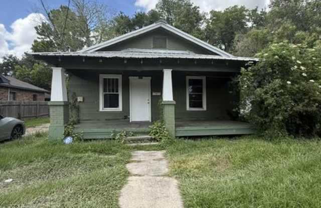 2453 Jefferson Avenue photos photos
