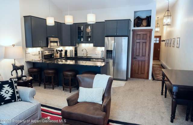 700 Monarch Street photos photos