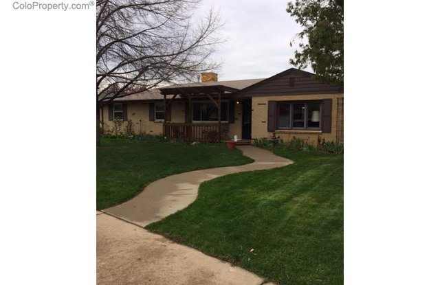 Fantastic Brick Ranch w/ 3 bedrooms and a Huge 2 Car Garage! photos photos