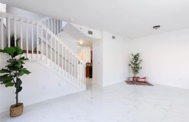 1009 SW 144th Ave photos photos