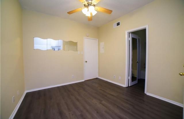 Salado Place #203 Gallery 4