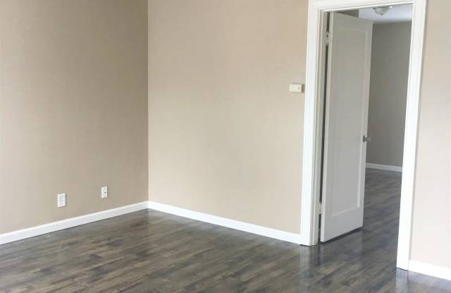 2125/2127 4th Street - 2125 Gallery 3