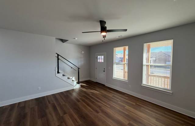 1043 Laramie Gallery 3