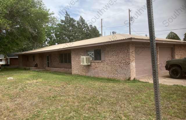 Spacious 3 bedroom, 2 bathroom home photos photos