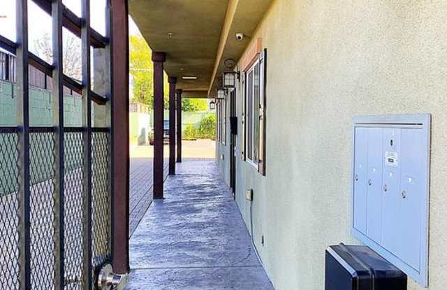 6358 HAZELTINE Avenue Gallery 3