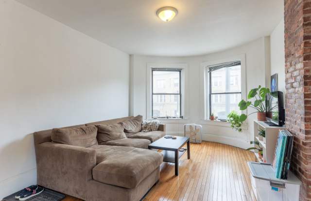 878 Huntington Ave - 878 Huntington Avenue, Boston, MA 02130