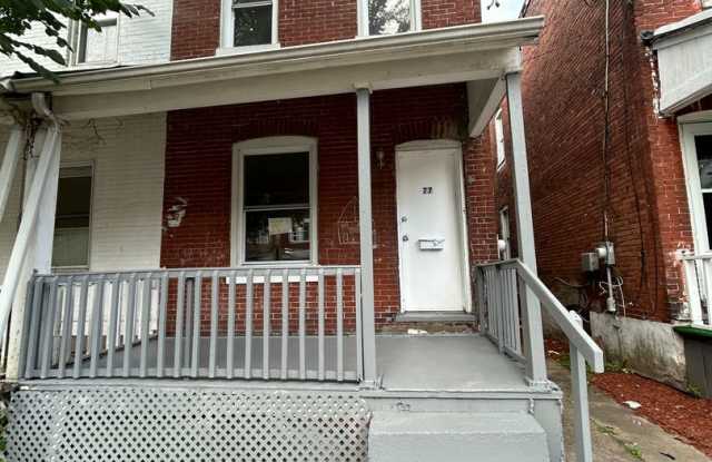 Nice 2 bedroom house big kitchen and yard photos photos