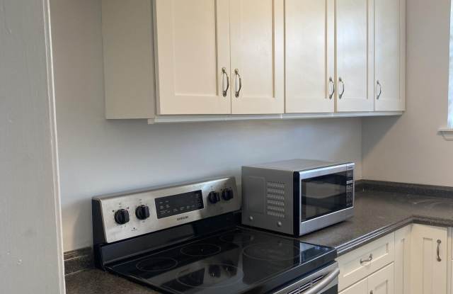 605 2ND Avenue N unit: 4 photos photos