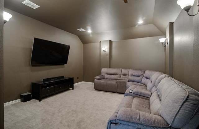 7609 Glenwood Springs Lane Gallery 3