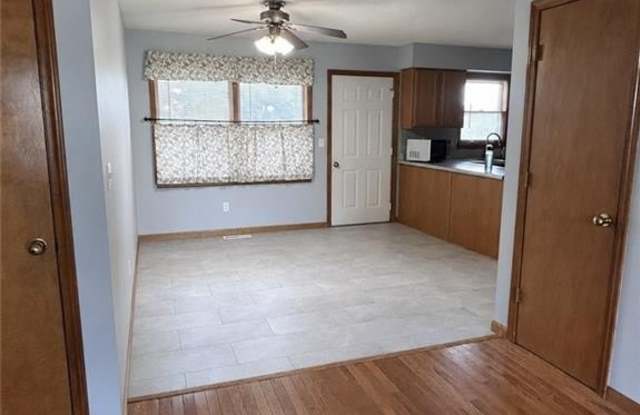 227 E Colleen Drive Gallery 3