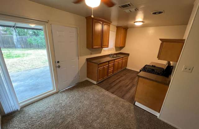 Updated 3 Bedroom with Large Yard Gallery 3