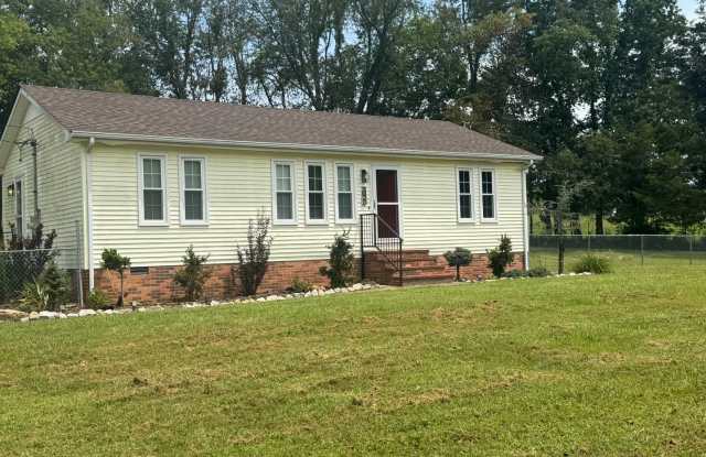 FOR LEASE- 3 BED 1 BATH SINGLE FAMILY HOME IN LEBANON! photos photos