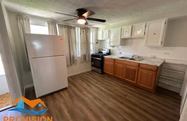 2921 Freeway Gallery 3