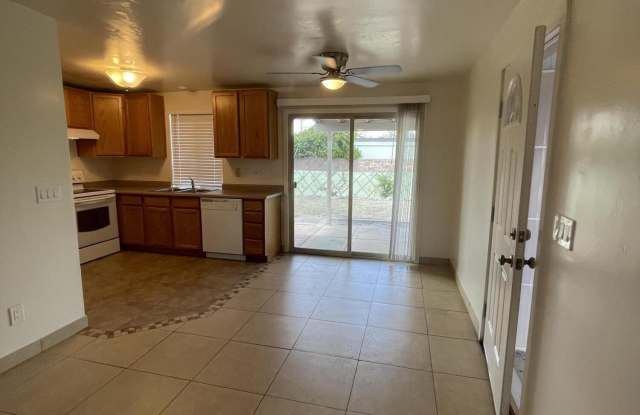 7105 E Lakeside Drive Gallery 2