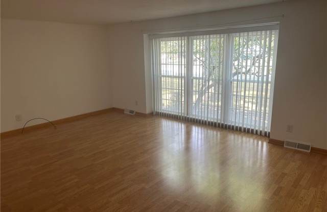 80 Carriage Drive Gallery 4