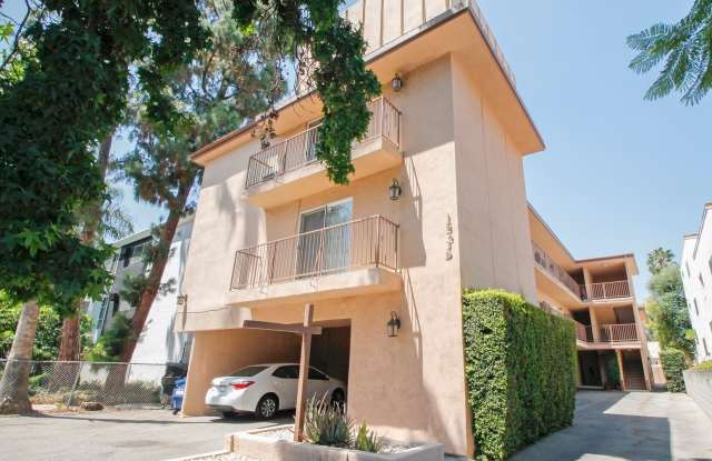 15339 Weddington St. photos photos