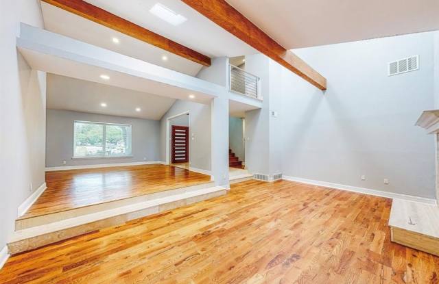 9405 Pinewood Drive Gallery 4