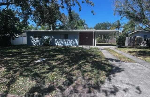 4237 Neptune Dr SE - 4237 Neptune Drive Southeast, St. Petersburg, FL 33705