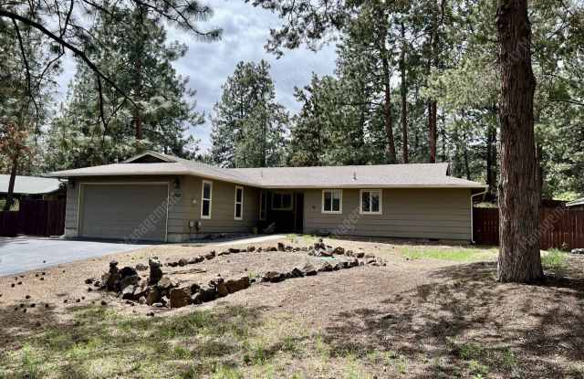 Inviting single-level home in forested SW Bend neighborhood photos photos Inviting single-level home in forested SW Bend neighborhood photos photos