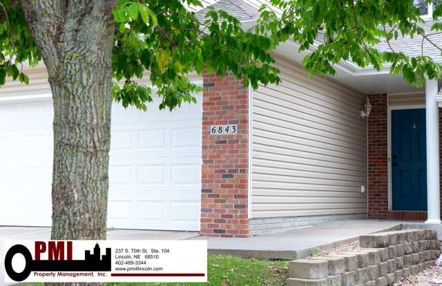 3 Bedroom 2.5 Bath in South Lincoln Available Now! Gallery 3