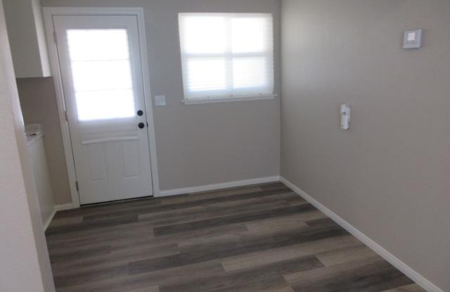 Newly Renovated 3bd 1 ba Gallery 4
