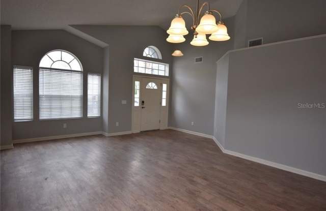 322 LEXINGDALE DRIVE Gallery 2