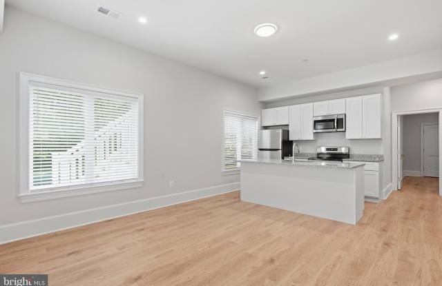 10205 SORREL Avenue Gallery 1