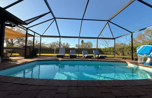 Annual UNfurnished 3/2 SFH with heated pool in Venice - 1008 Pine Forest Court, Venice Gardens, FL 34293