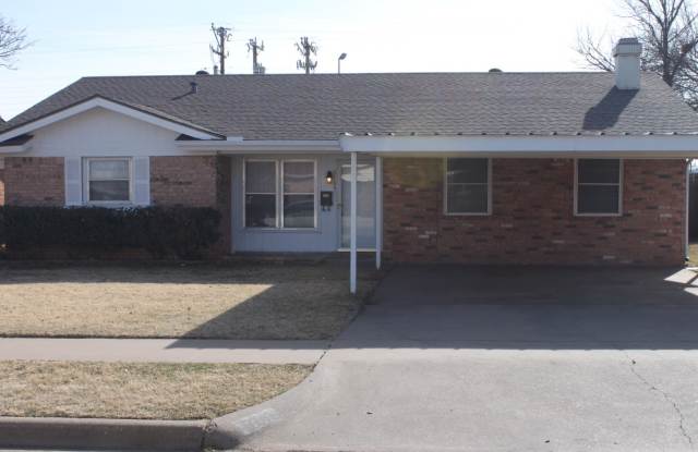 PRE-LEASING---Available for Move-In June 1st! Completely Updated 4 Bedroom/2 Full bath/ Covered parking - 5105 48th Street, Lubbock, TX 79414