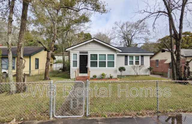 3111 Lowell Ave photos photos