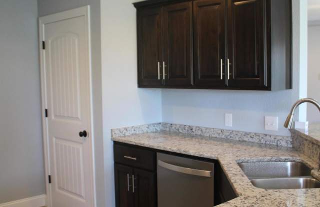 13764 Pella Lane Gallery 4