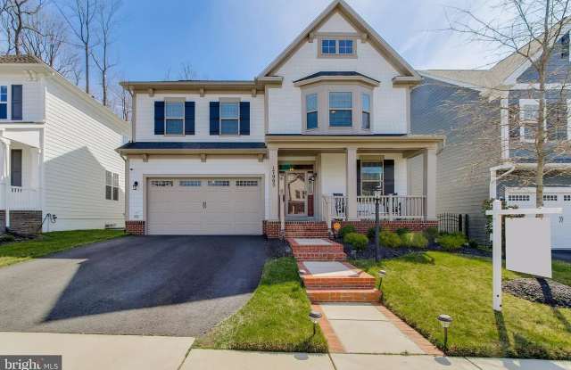 17905 Woods View Drive photos photos