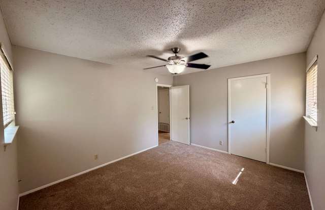 Available Now: Conveniently Located Duplex Gallery 4
