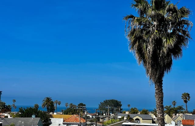 VIEWS VIEWS VIEWS From This Townhome With A Private Roof Deck Overlooking Pacific Beach! photos photos