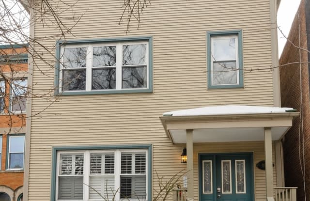 655 West Aldine Avenue - 655 West Aldine Avenue, Chicago, IL 60657