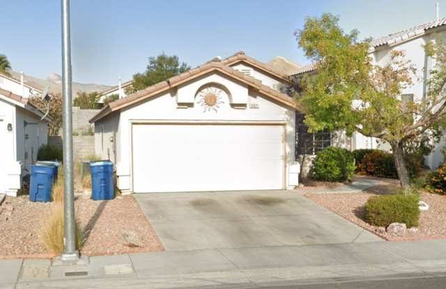 Cozy 3 Bedroom Single Story Home with a Den photos photos
