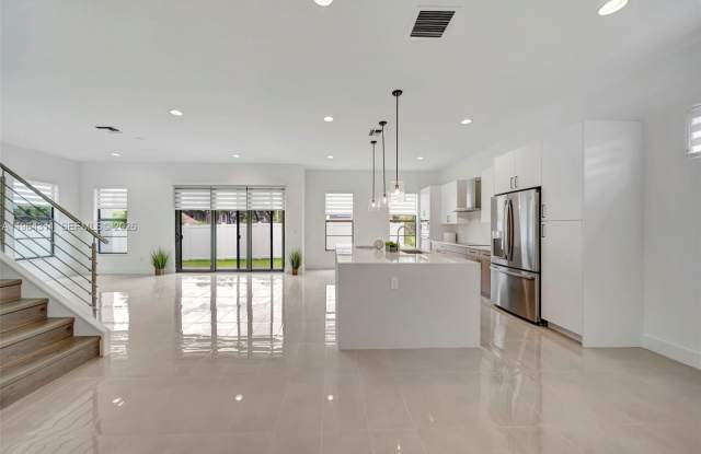 1454 SW 23rd St photos photos